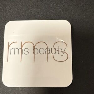 RMS Beauty White Compact
